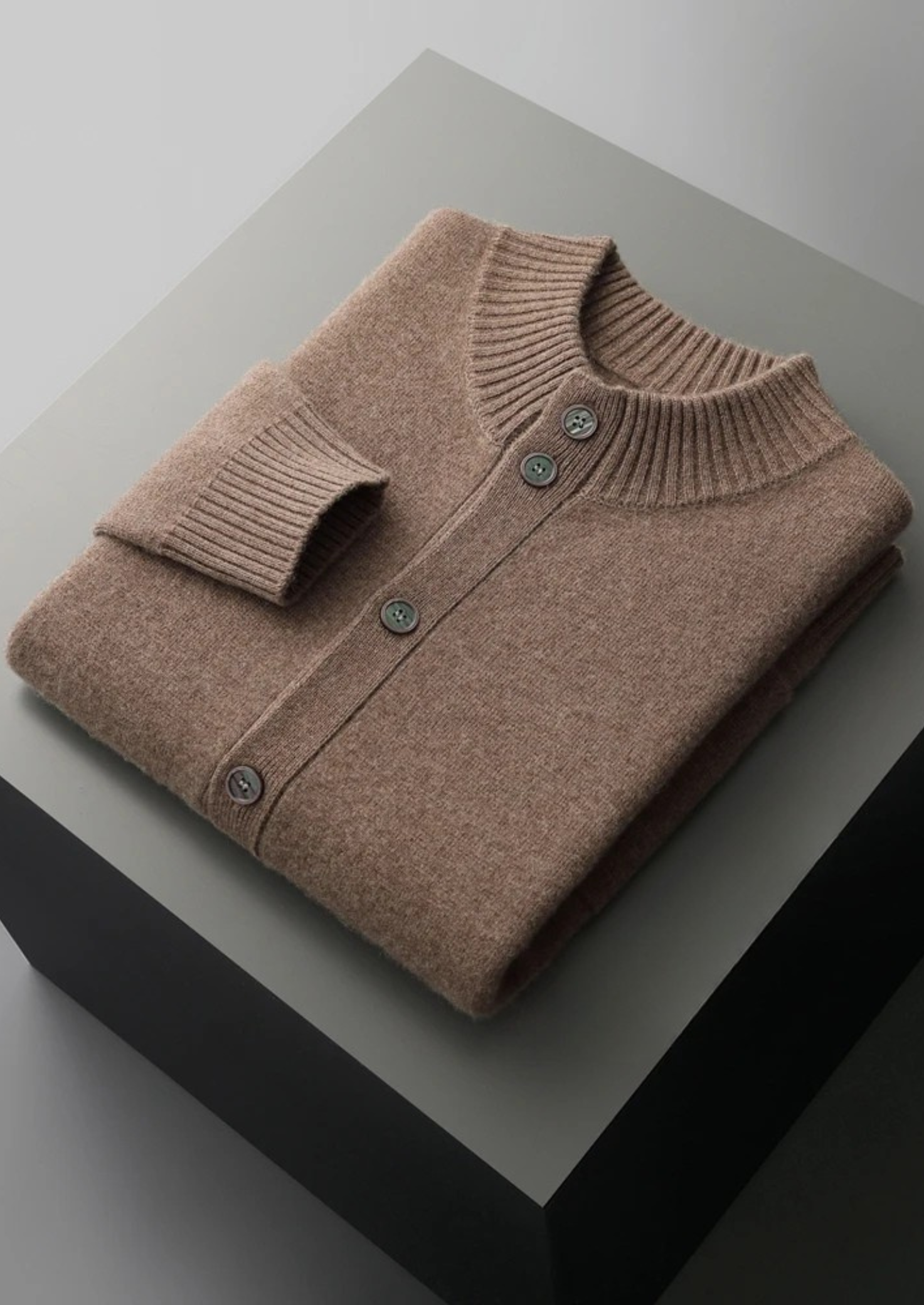 SECRET WEALTH | 100% CASHMERE BUTTON CARDIGAN