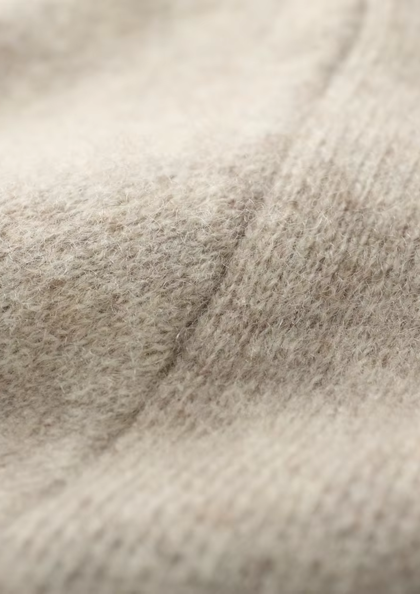 SECRET WEALTH | WOOL V-NECK CARDIGAN