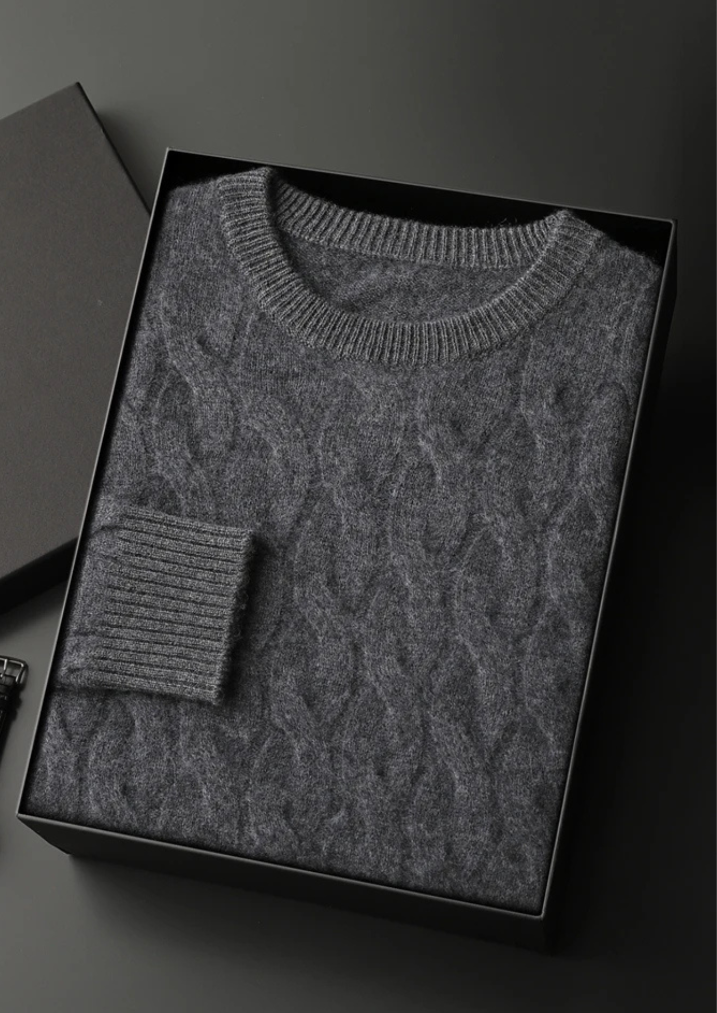 SECRET WEALTH | WOOL CABLE CREWNECK
