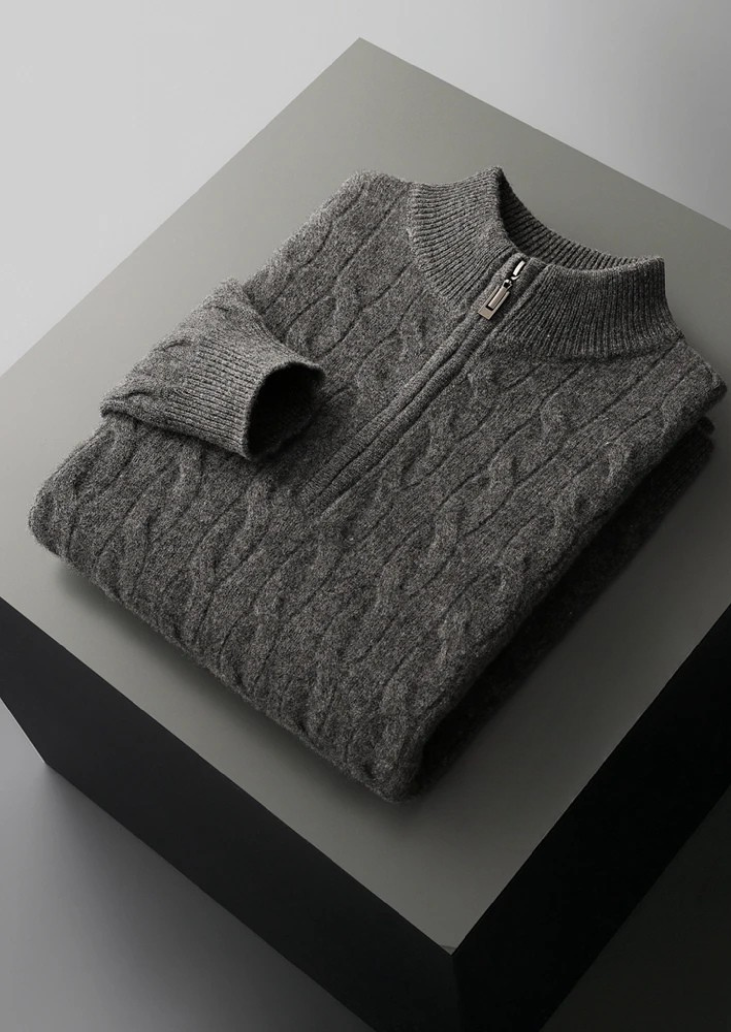 SECRET WEALTH | WOOL CABLE HALF ZIP