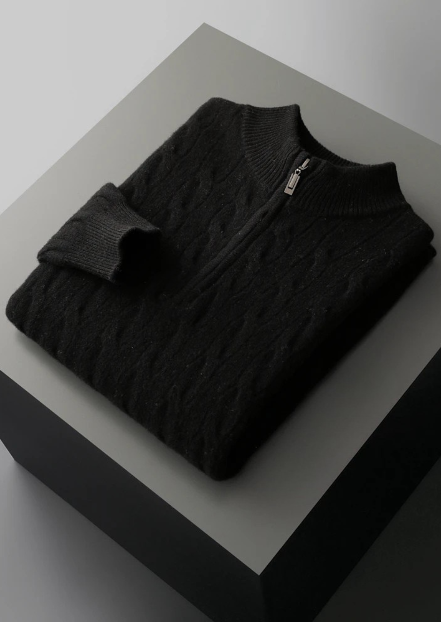 SECRET WEALTH | WOOL CABLE HALF ZIP