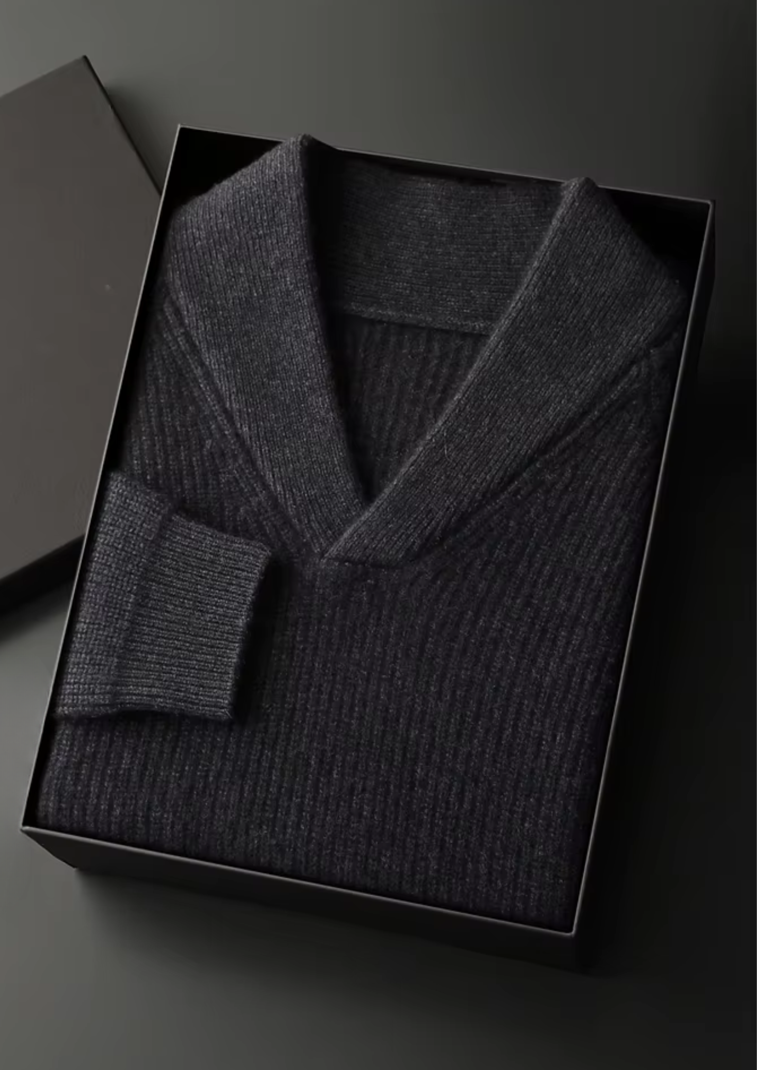 SECRET WEALTH | 100% CASHMERE RIBBED V-NECK SWEATER