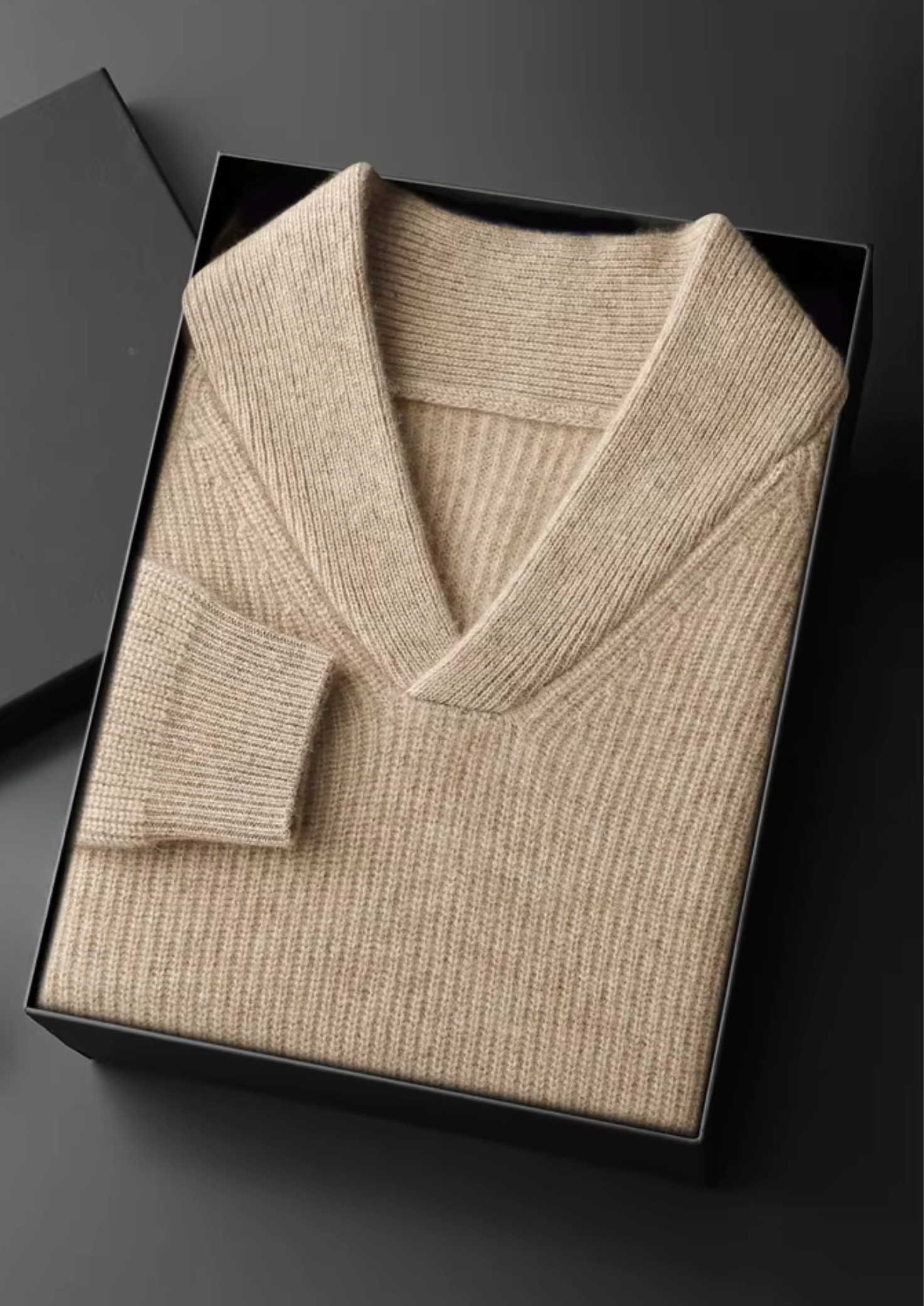 SECRET WEALTH | 100% CASHMERE RIBBED V-NECK SWEATER