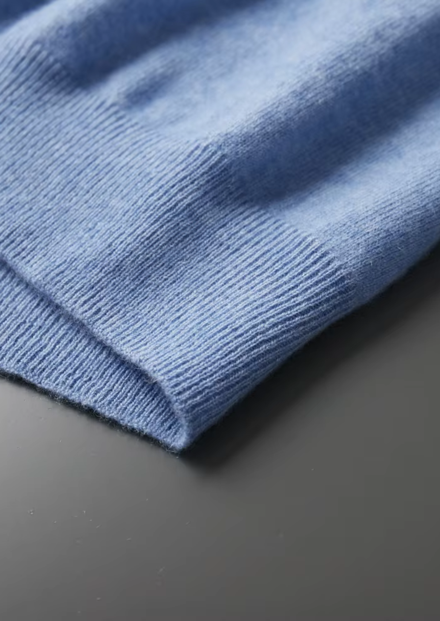 SECRET WEALTH | 100% CASHMERE MOCK NECK T-SHIRT