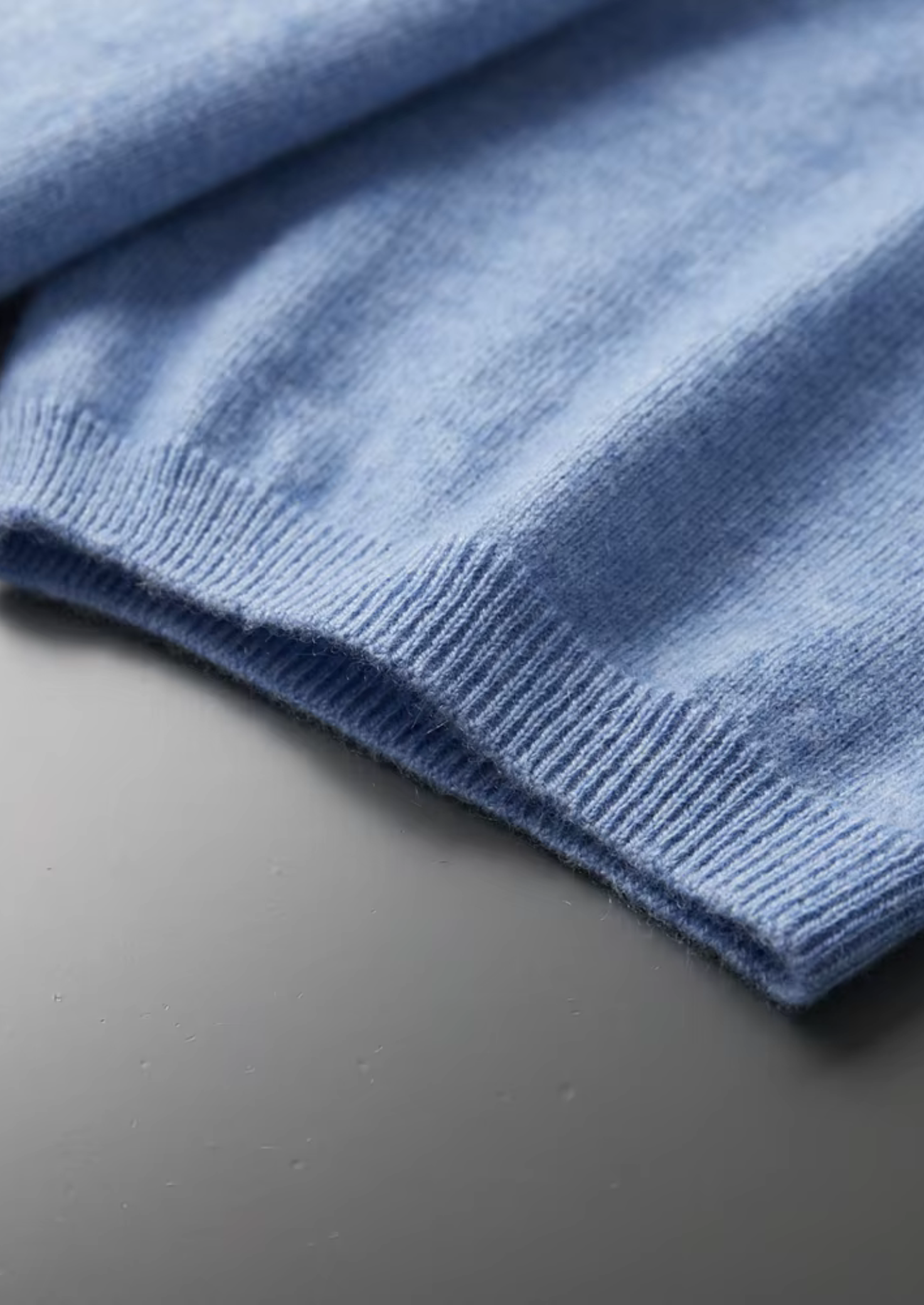 SECRET WEALTH | 100% CASHMERE MOCK NECK T-SHIRT