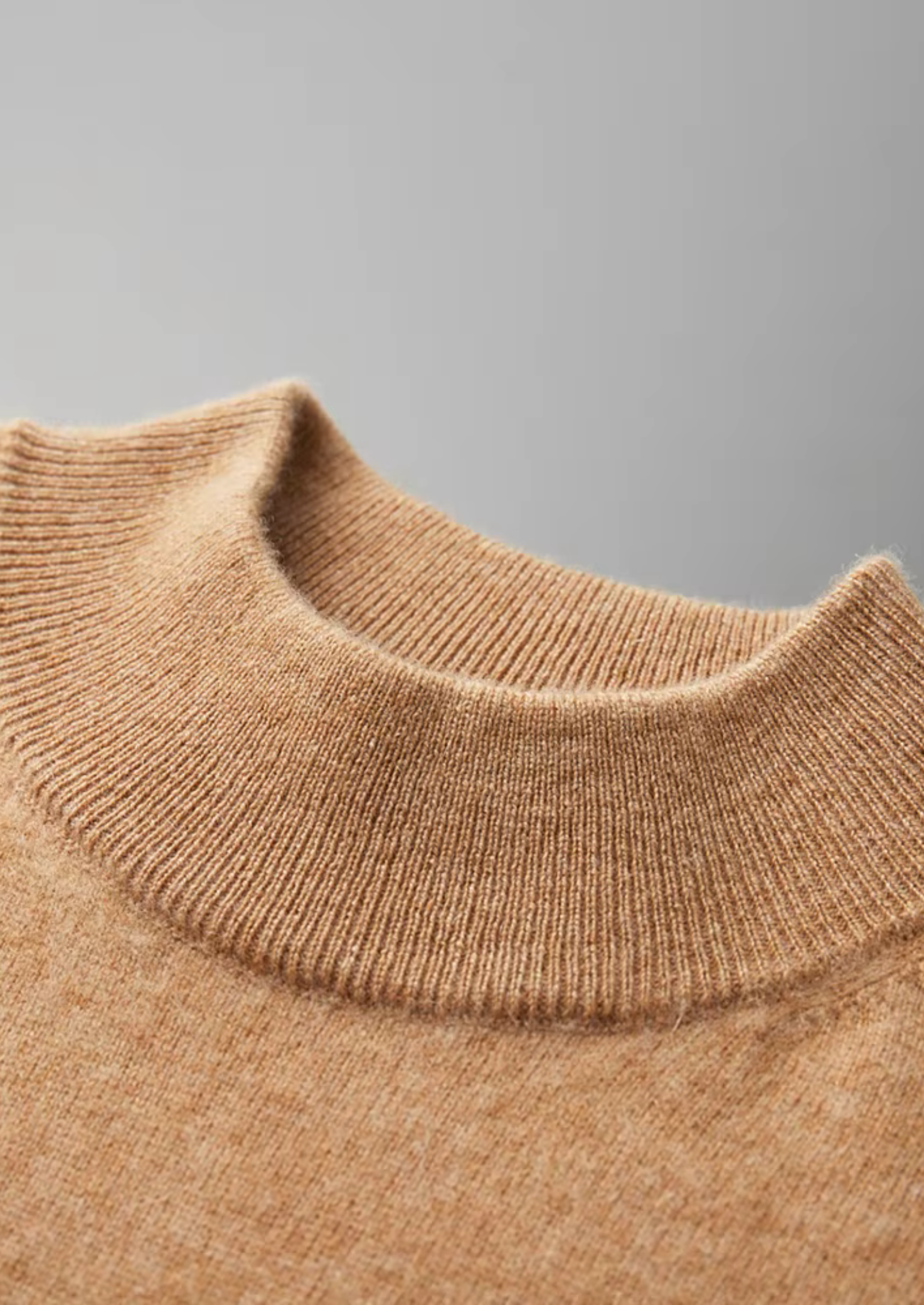 SECRET WEALTH | 100% CASHMERE MOCK NECK T-SHIRT