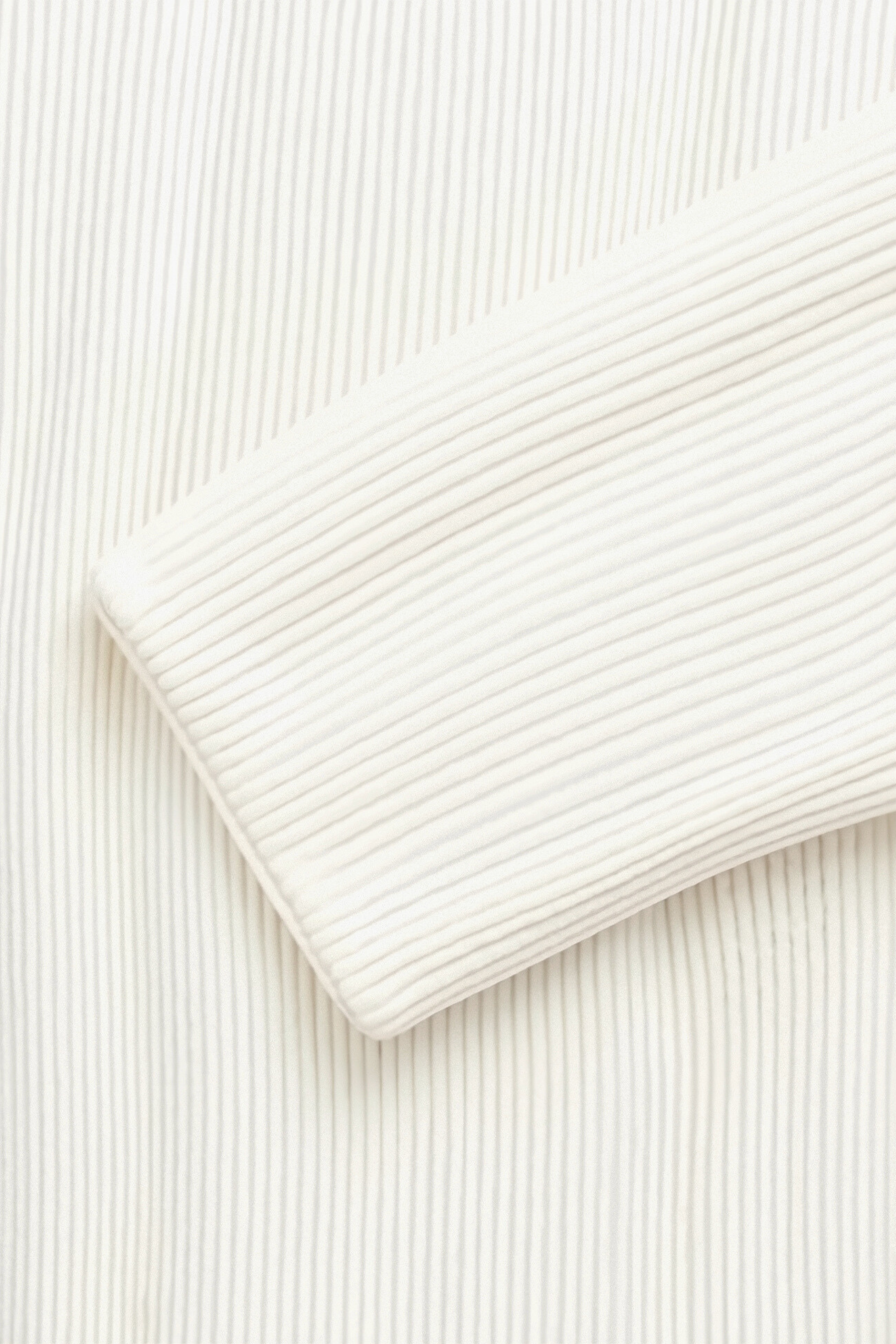 SecretWealth | Solid Knit Crew Neck Cardigan