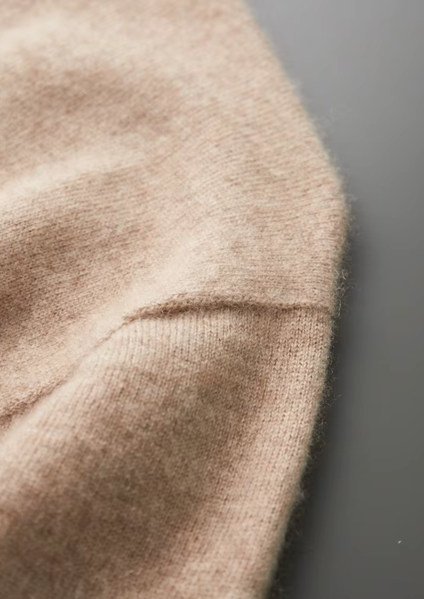 SECRET WEALTH | 100% CASHMERE MOCK NECK T-SHIRT