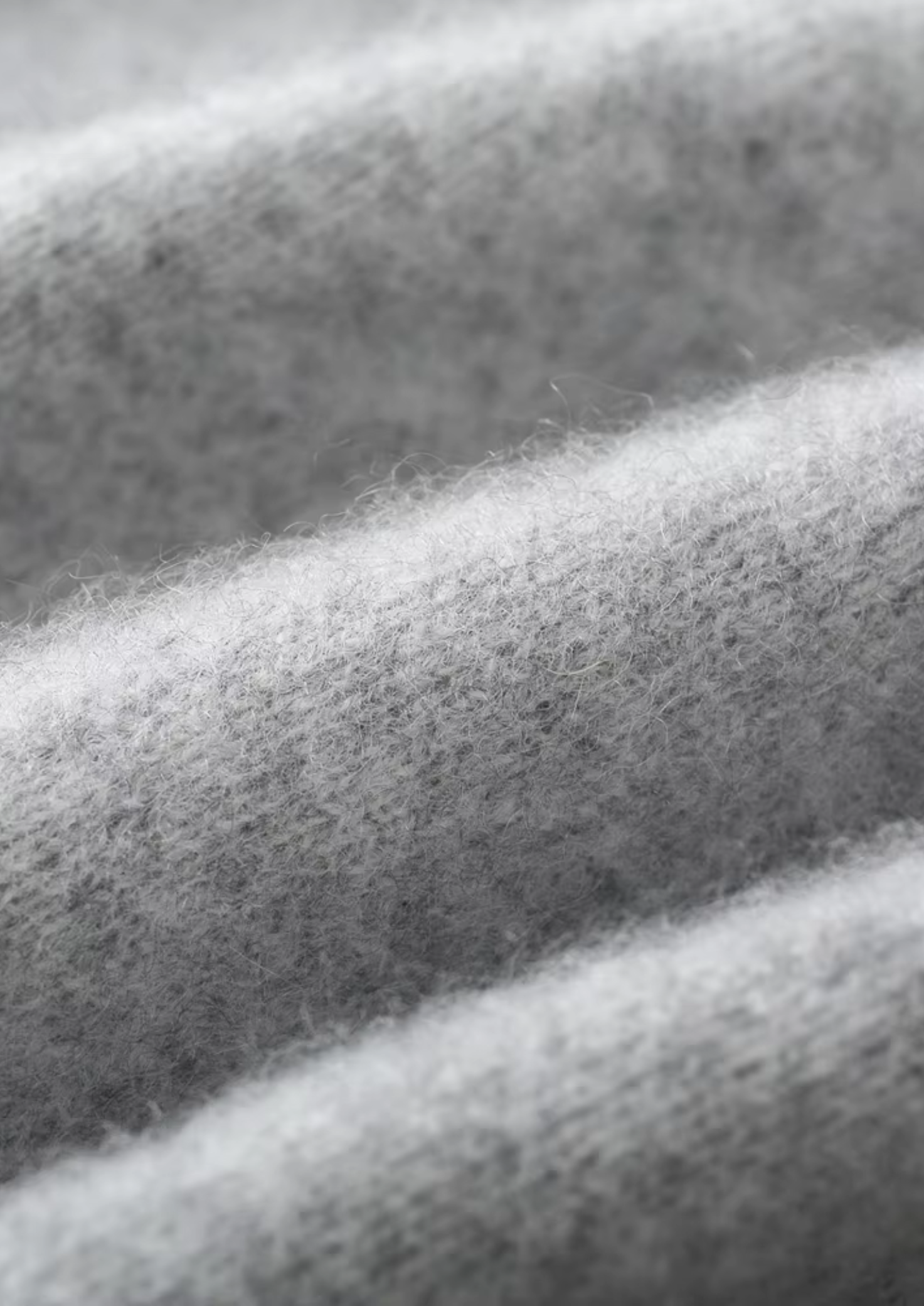 SECRET WEALTH | WOOL V-NECK CARDIGAN