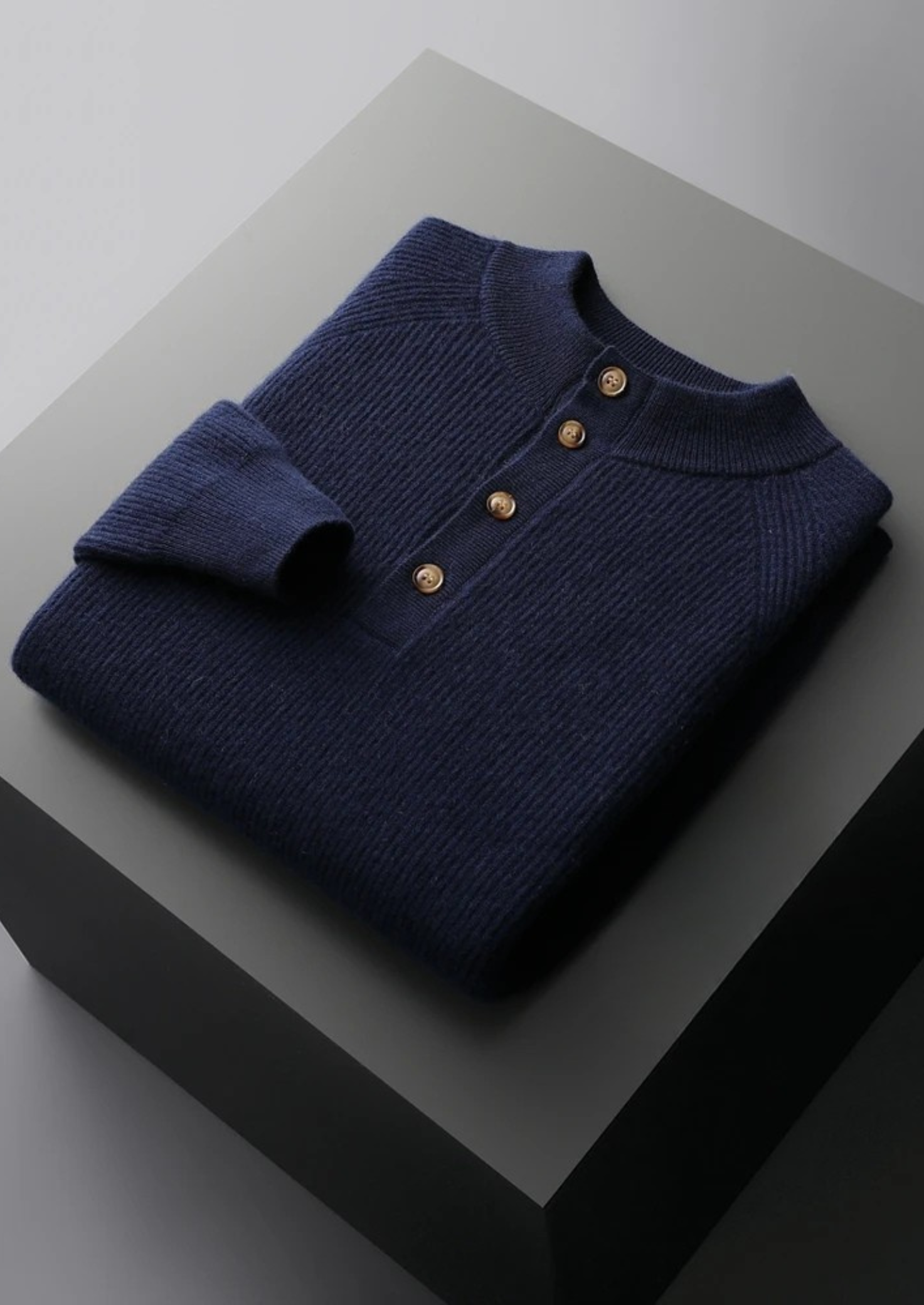 SECRET WEALTH | 100% CASHMERE BUTTON SWEATER