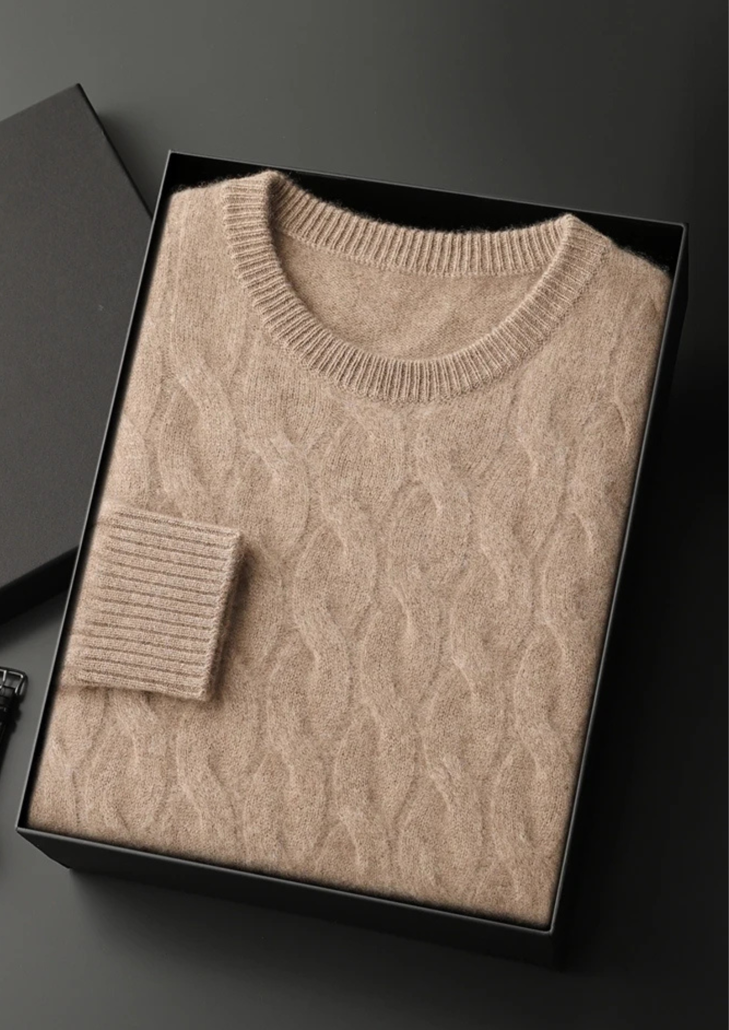 SECRET WEALTH | WOOL CABLE CREWNECK