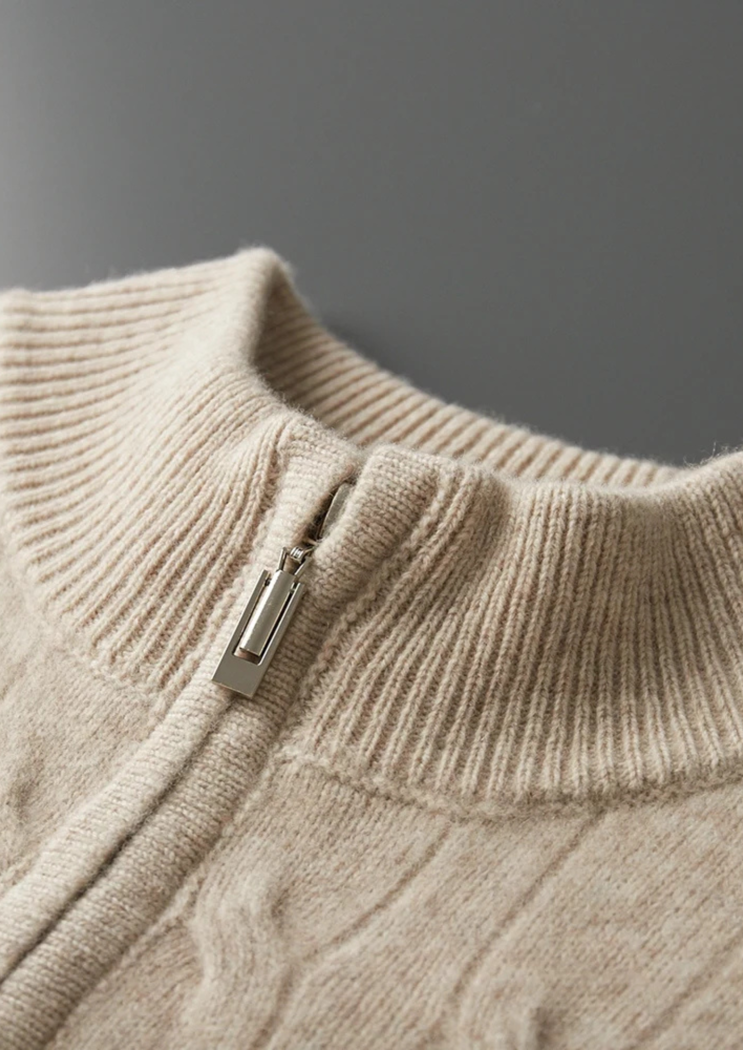 SECRET WEALTH | WOOL CABLE HALF ZIP