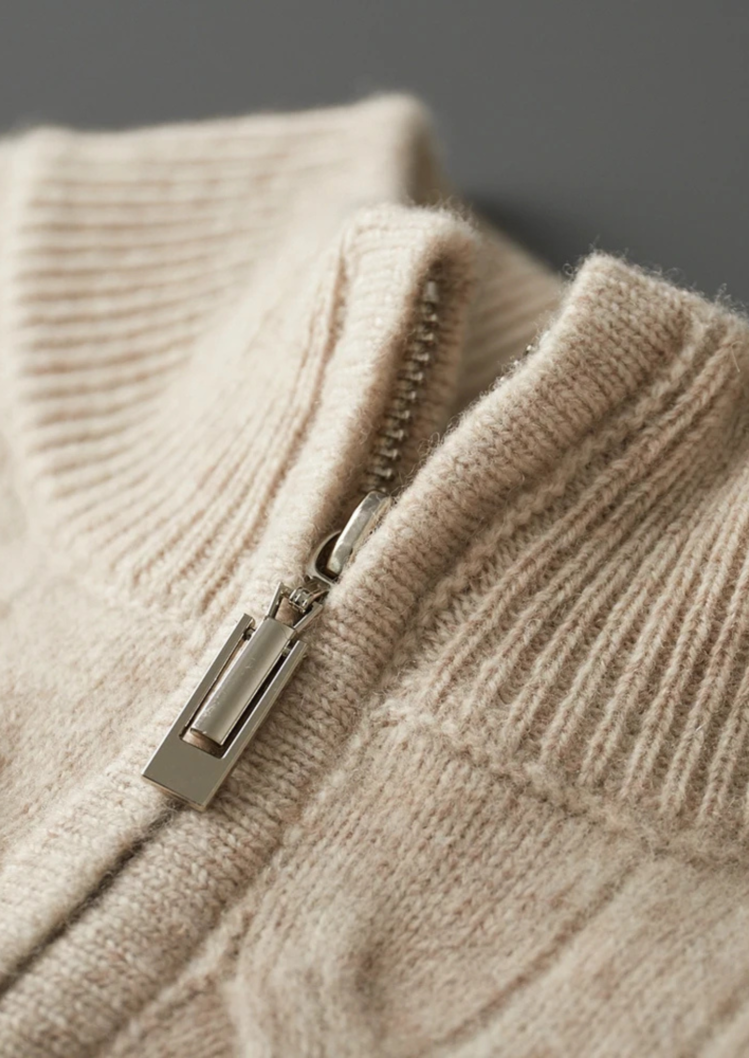 SECRET WEALTH | WOOL CABLE HALF ZIP