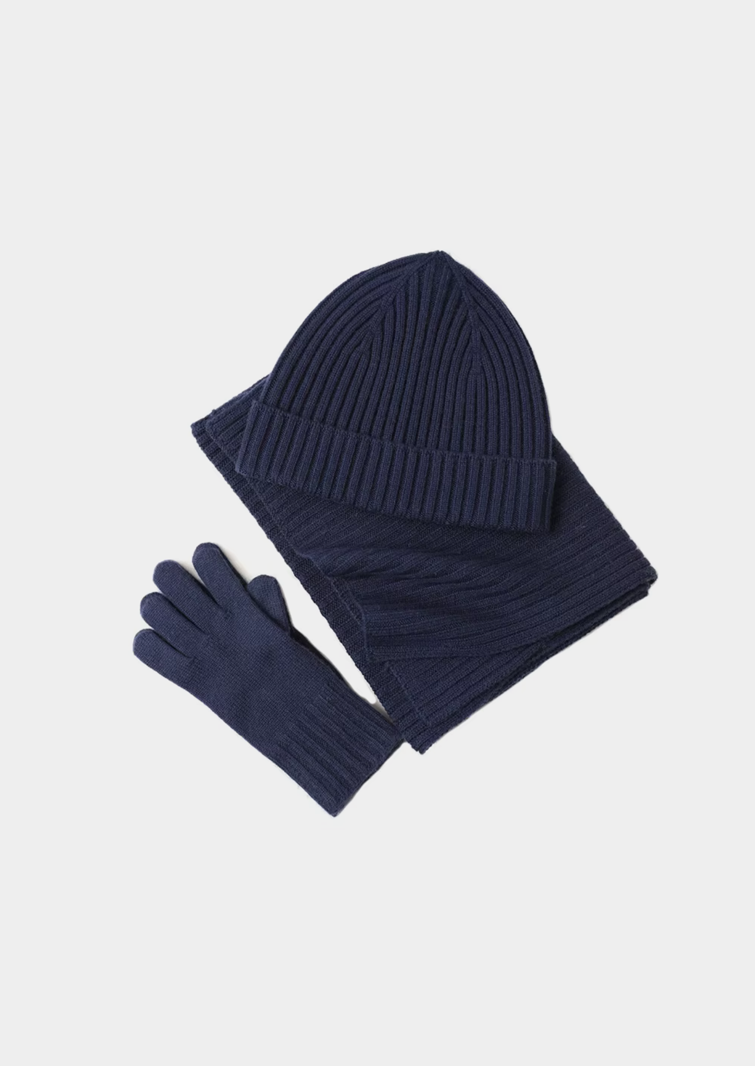 SECRET WEALTH | 100% CASHMERE WINTERTIME ESSENTIALS