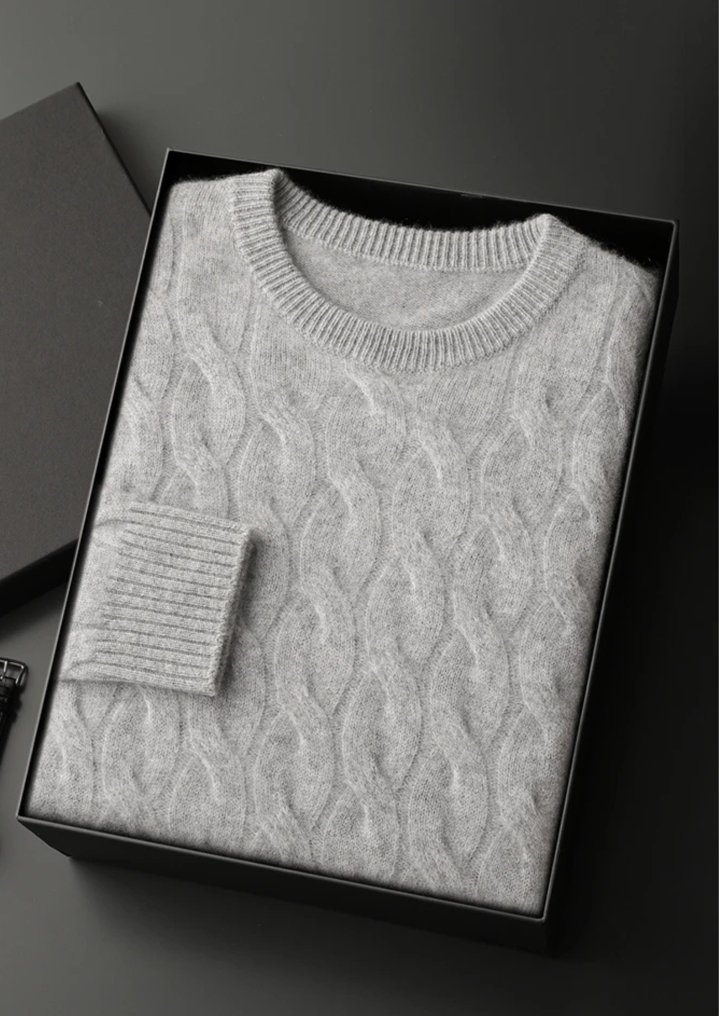 SECRET WEALTH | WOOL CABLE CREWNECK