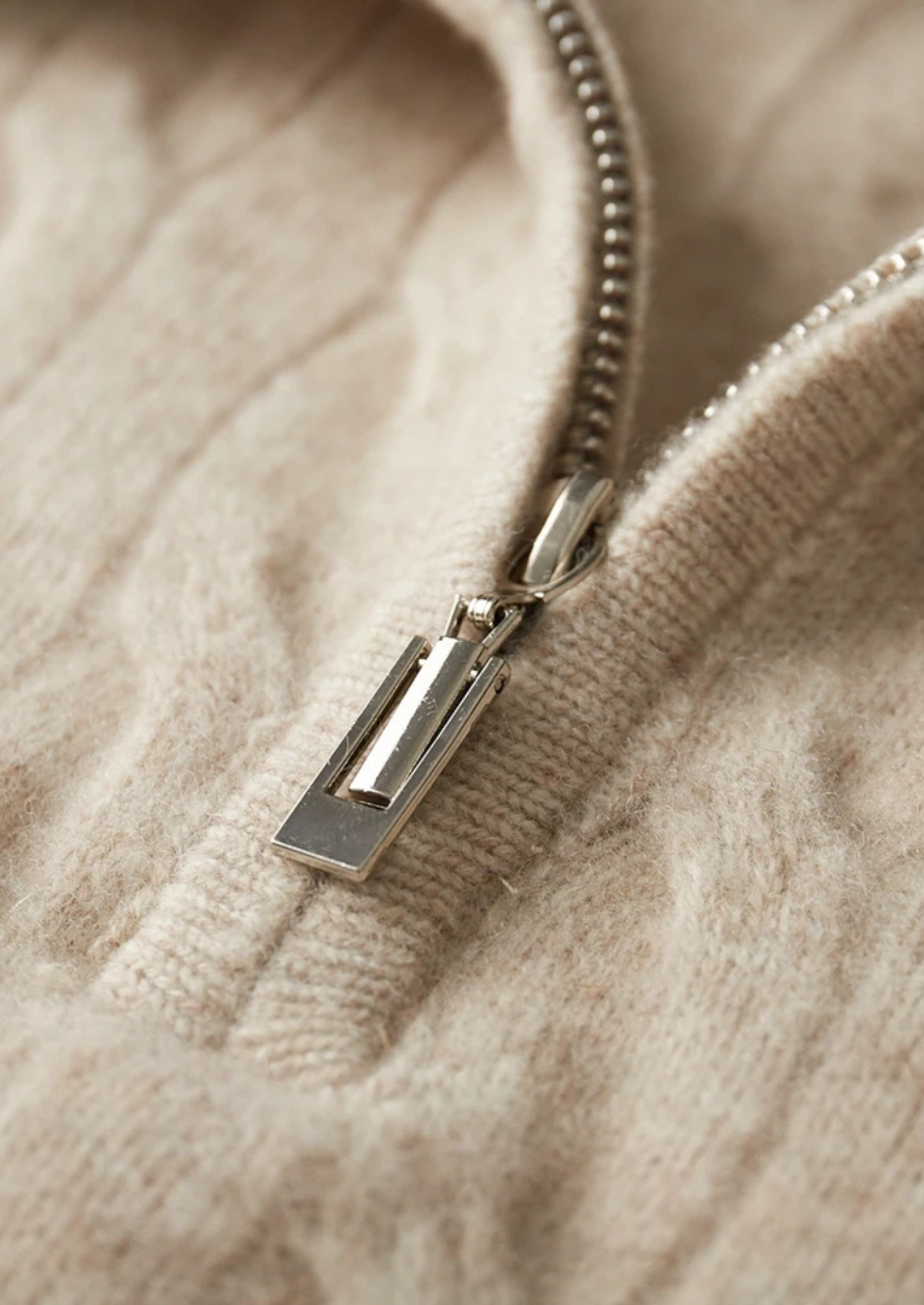 SECRET WEALTH | WOOL CABLE HALF ZIP