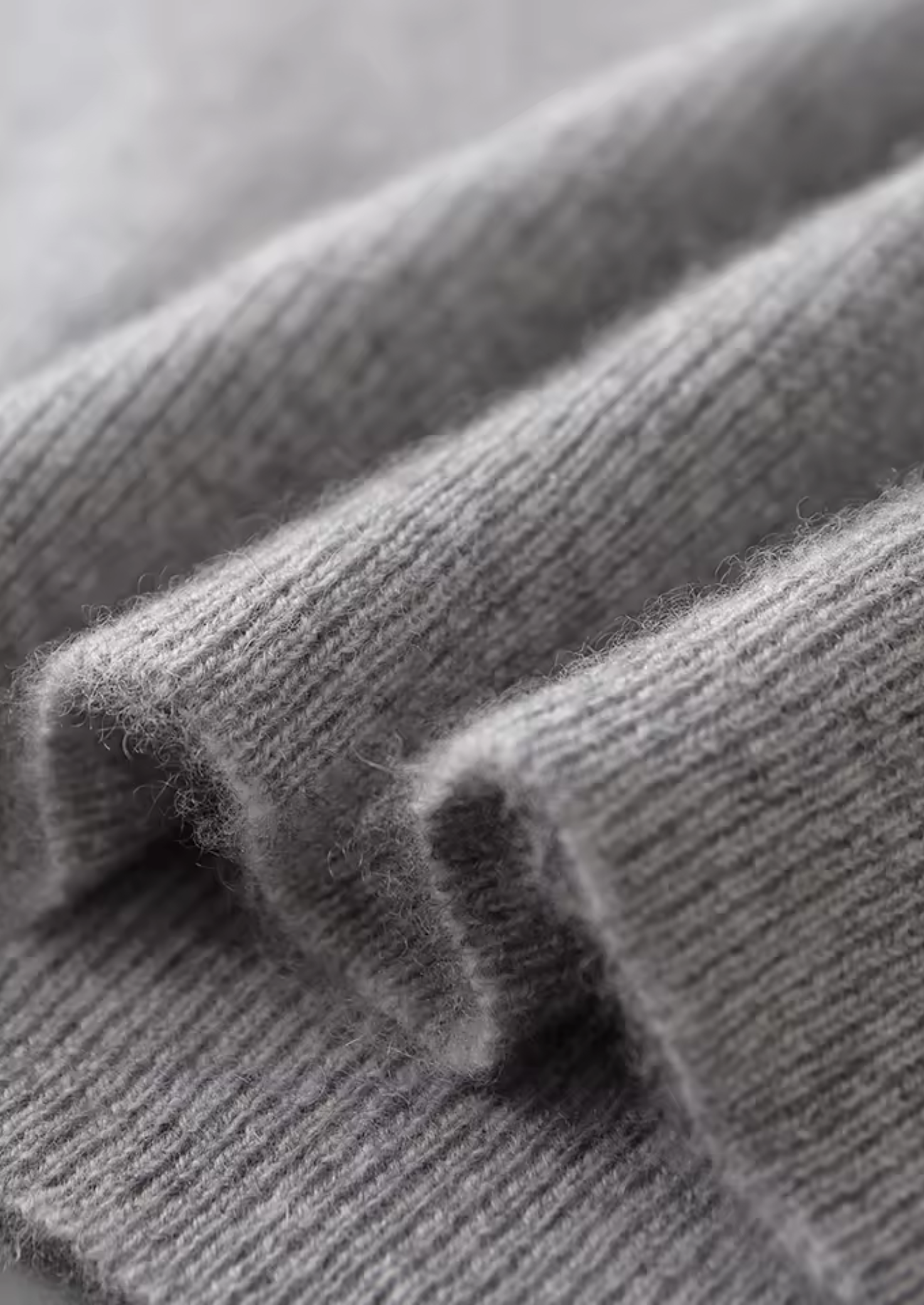 SECRET WEALTH | 100% CASHMERE CREWNECK VEST