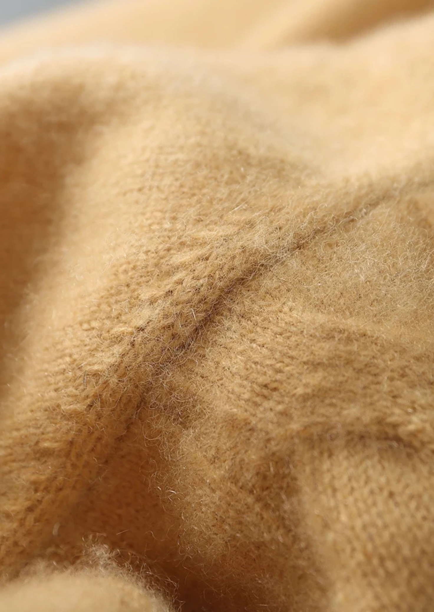 SECRET WEALTH | WOOL CABLE CREWNECK