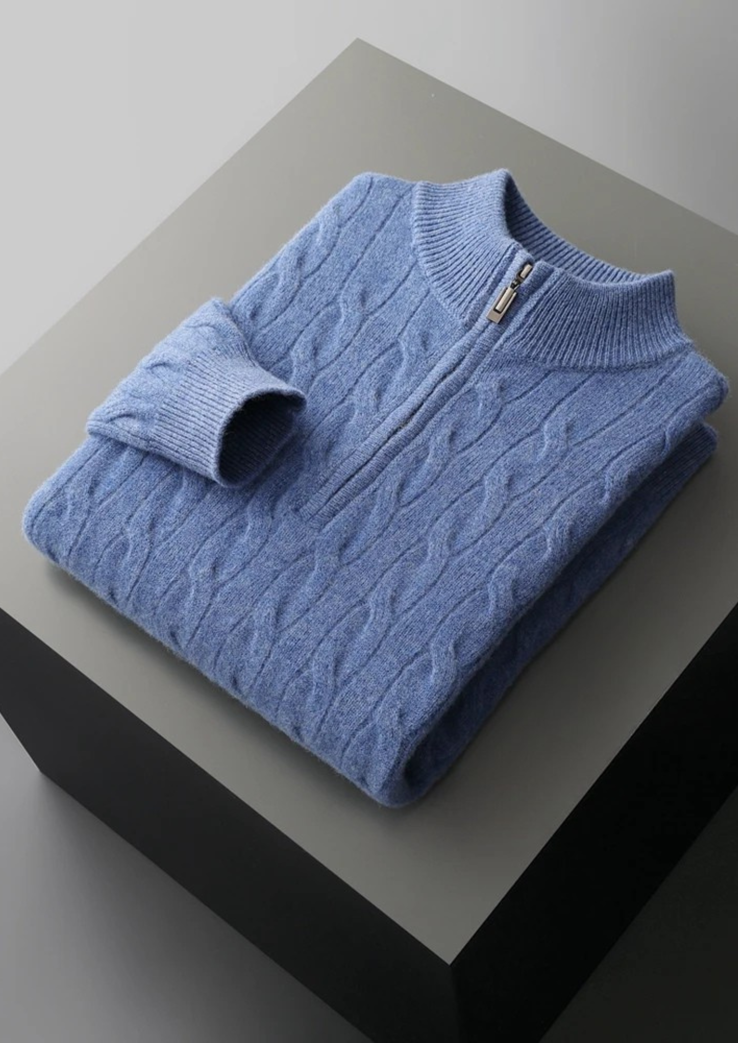 SECRET WEALTH | WOOL CABLE HALF ZIP