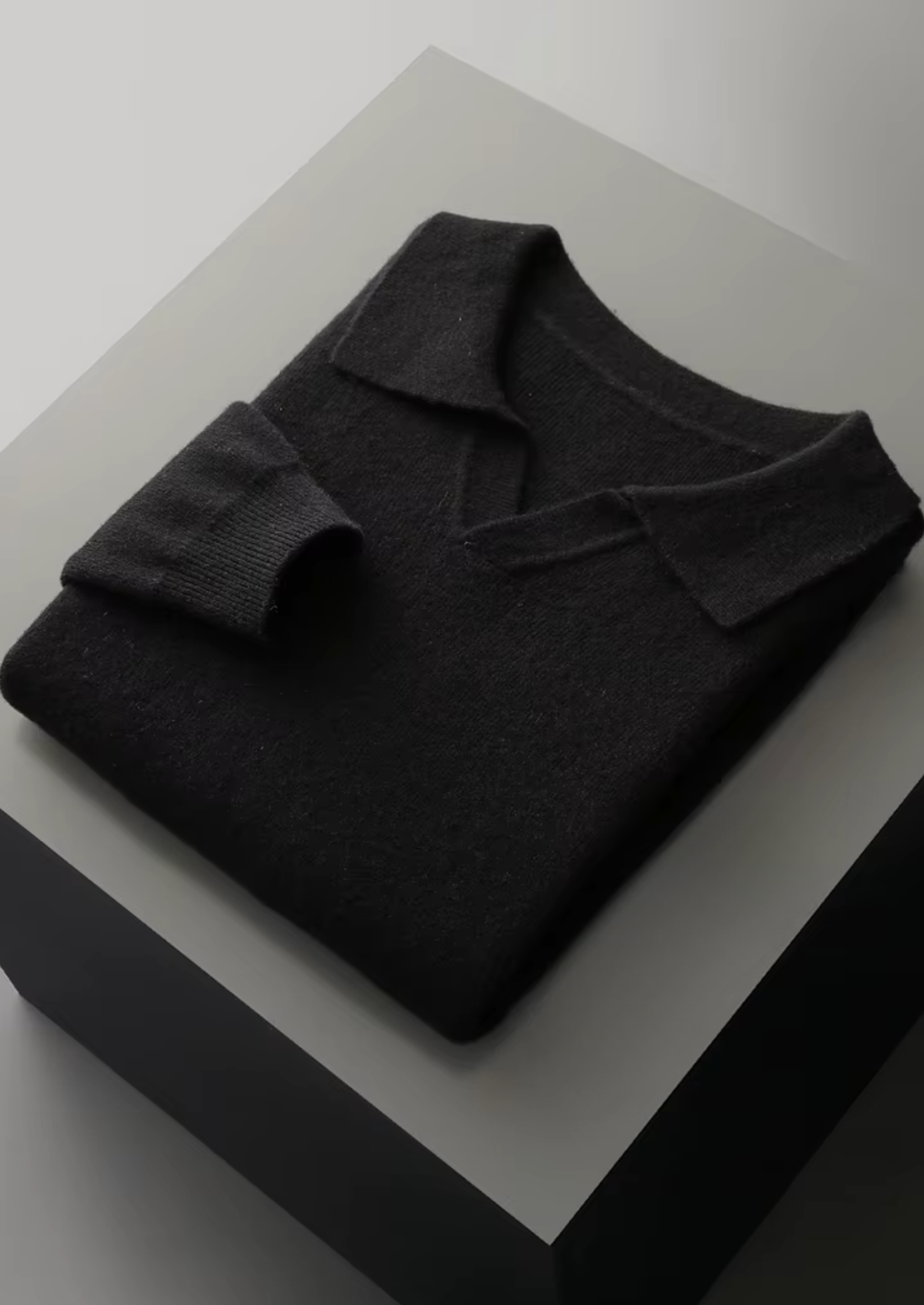 SECRET WEALTH | WOOL RIBBED BUTTONLESS POLO