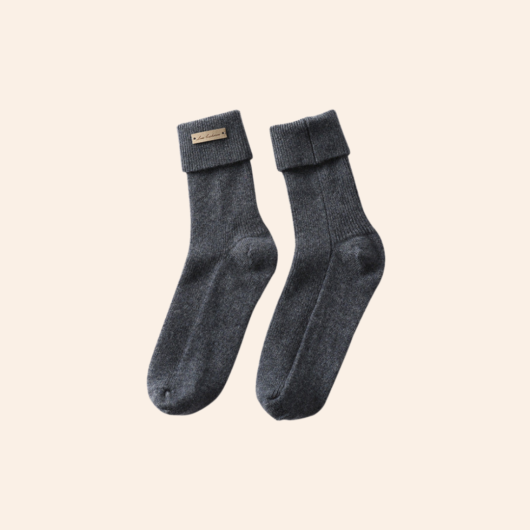 SECRET WEALTH | 100% CASHMERE SOCKS
