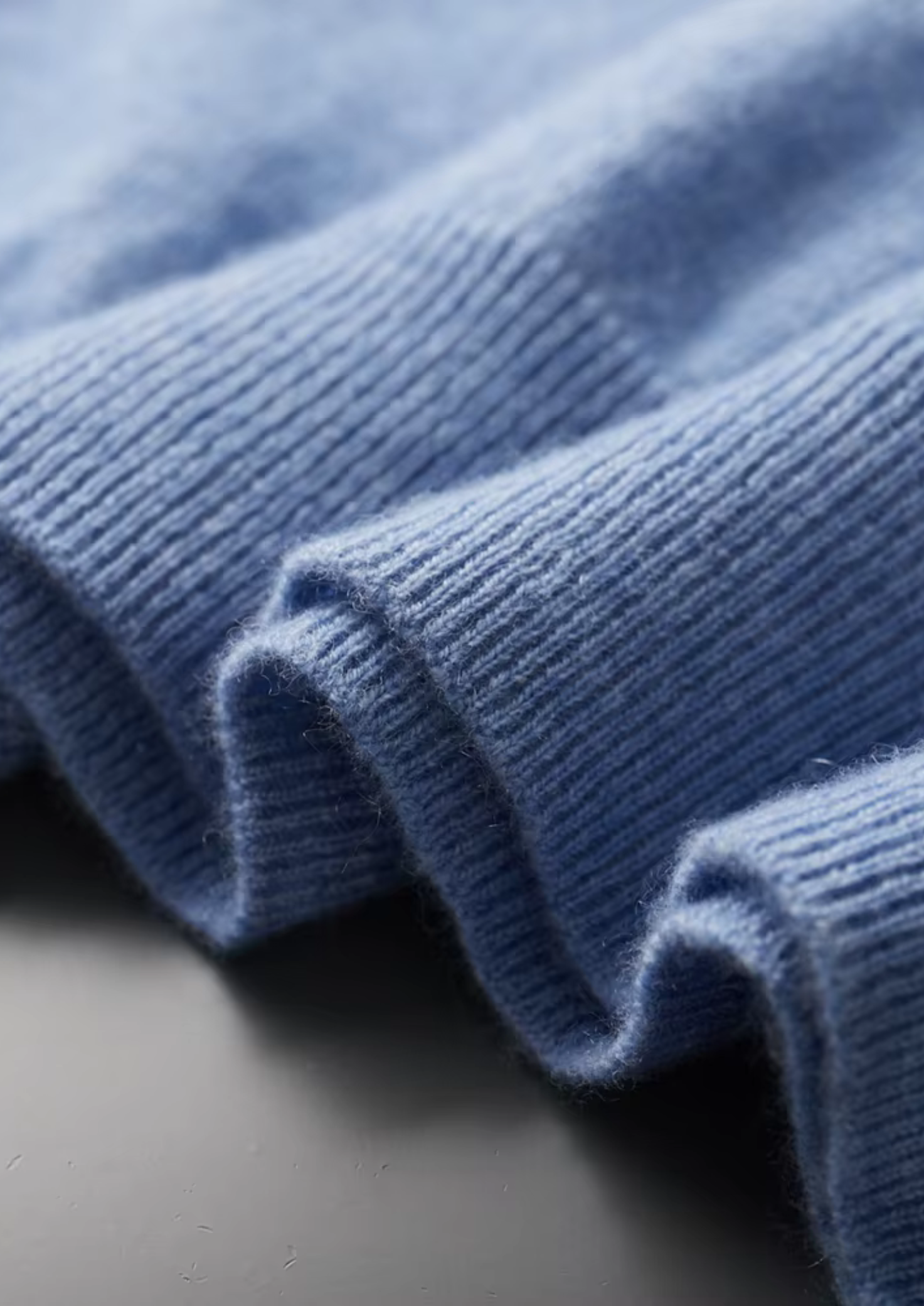 SECRET WEALTH | 100% CASHMERE MOCK NECK T-SHIRT