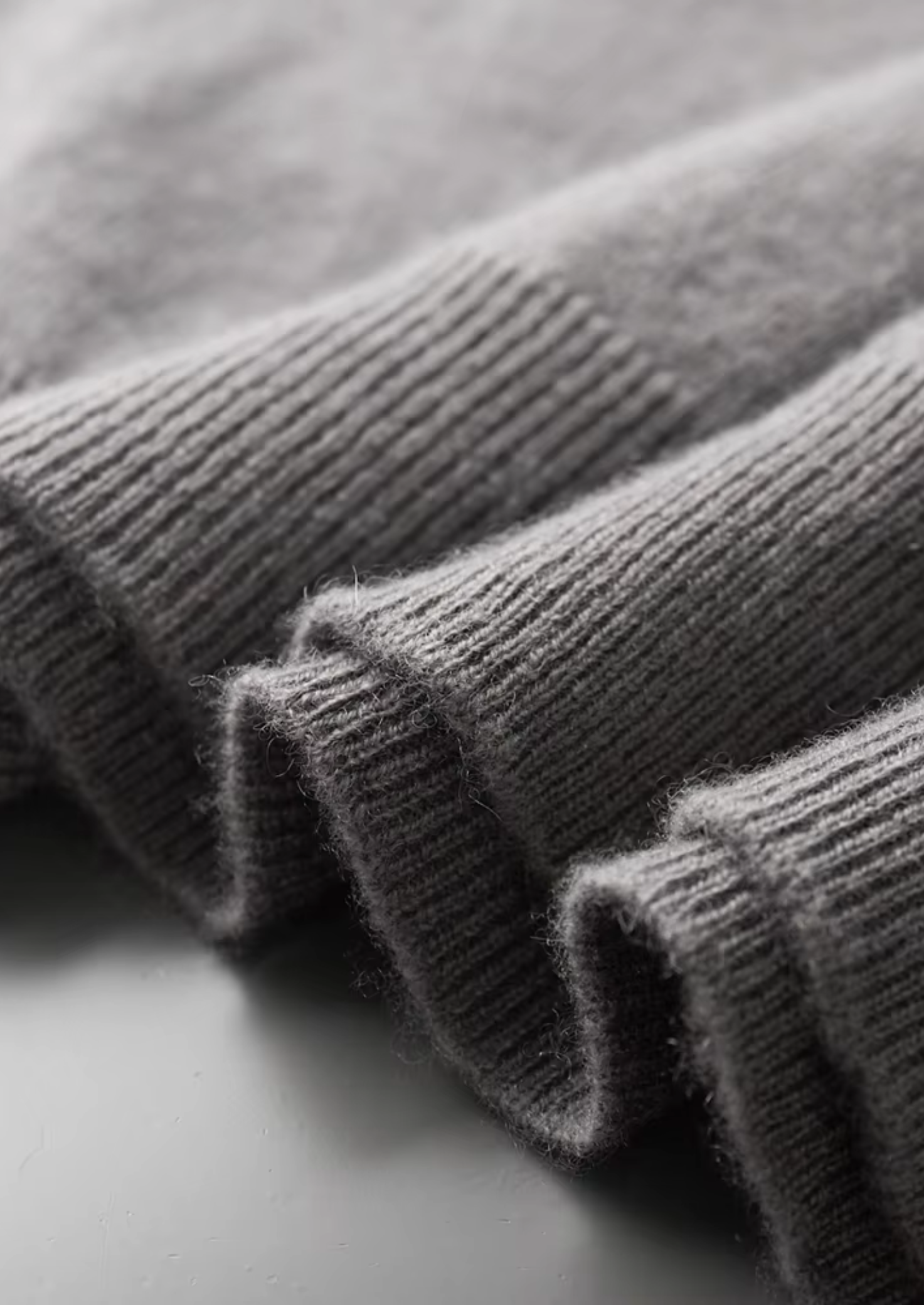 SECRET WEALTH | 100% CASHMERE MOCK NECK T-SHIRT