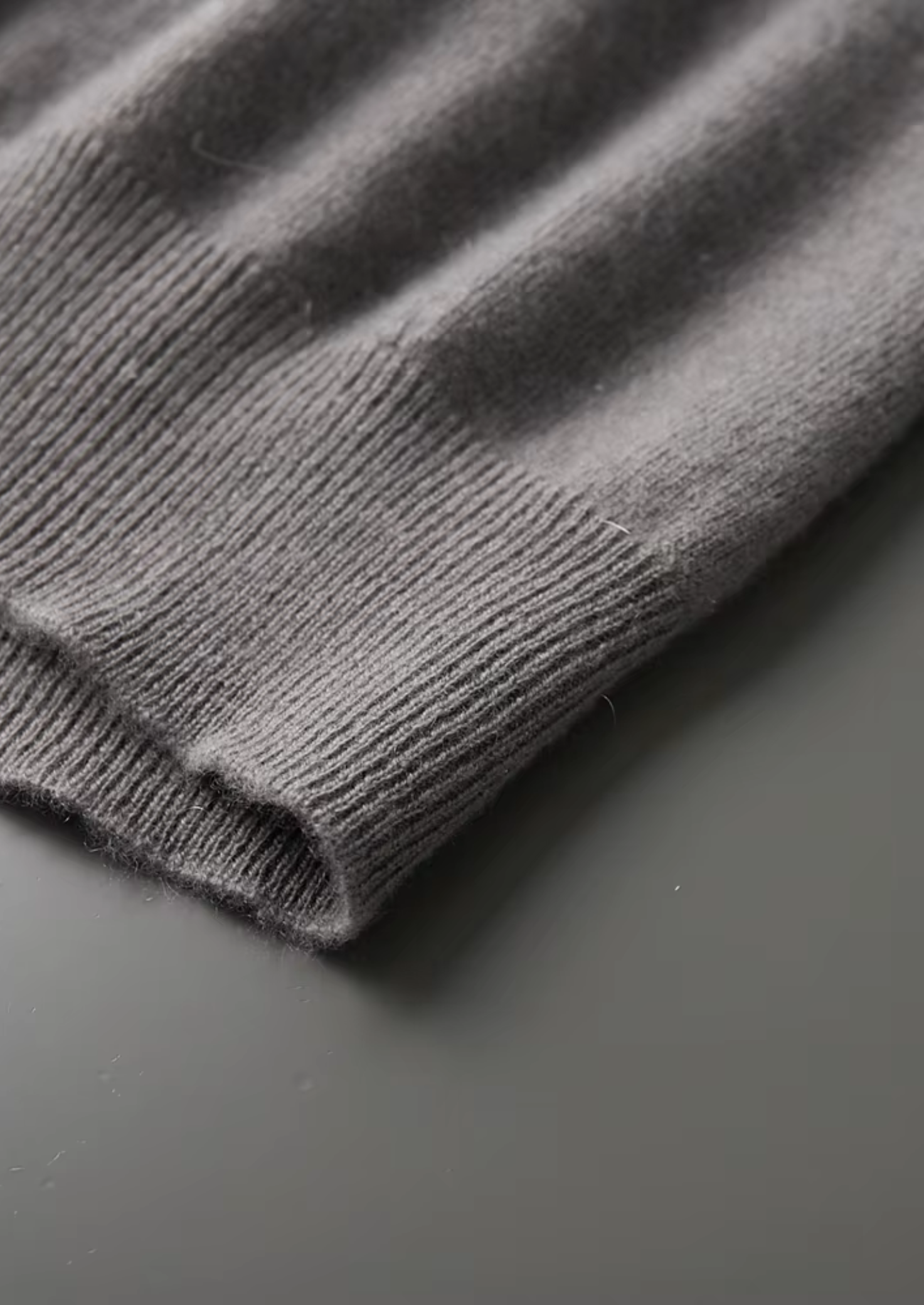 SECRET WEALTH | 100% CASHMERE MOCK NECK T-SHIRT