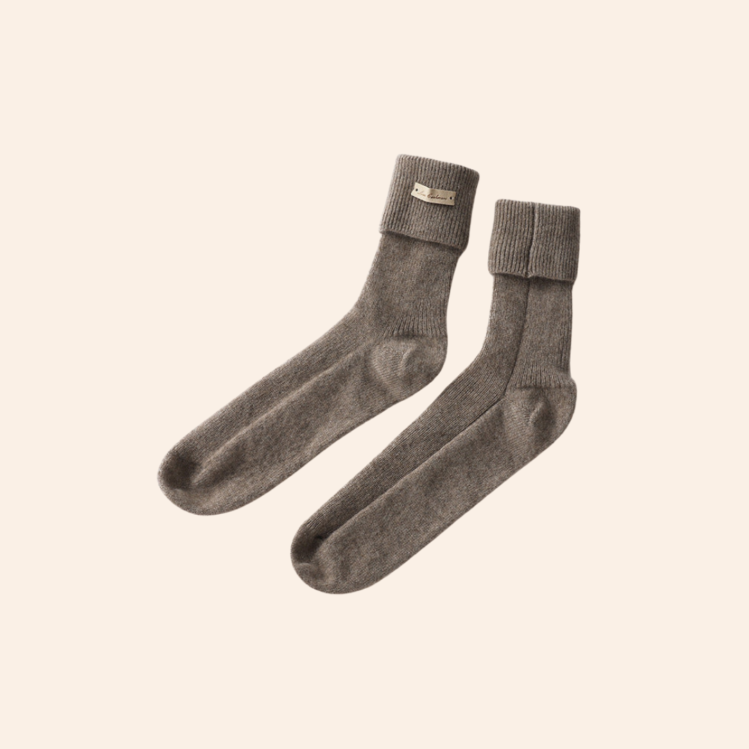 SECRET WEALTH | 100% CASHMERE SOCKS