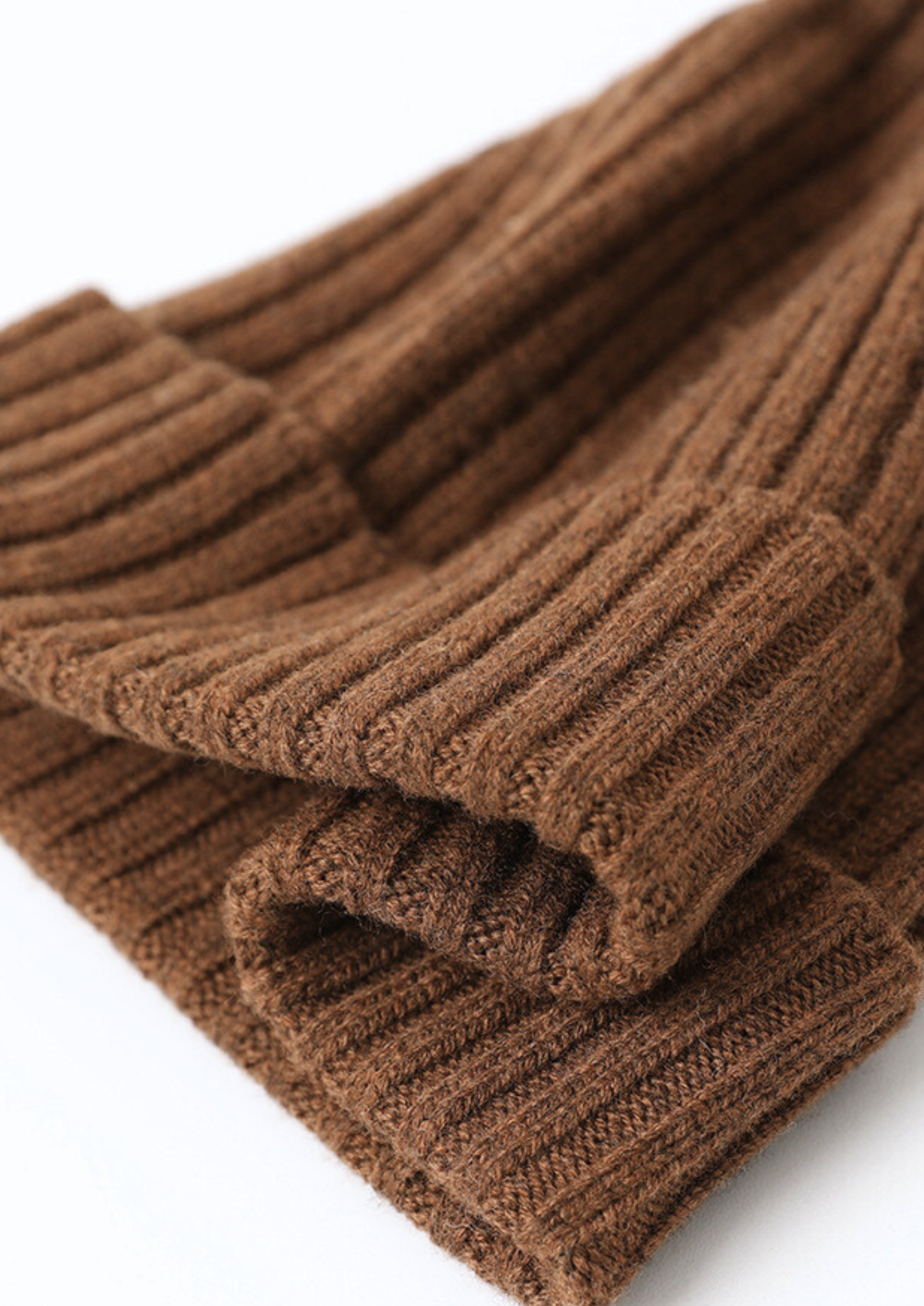 SECRET WEALTH | 100% CASHMERE WINTERTIME ESSENTIALS
