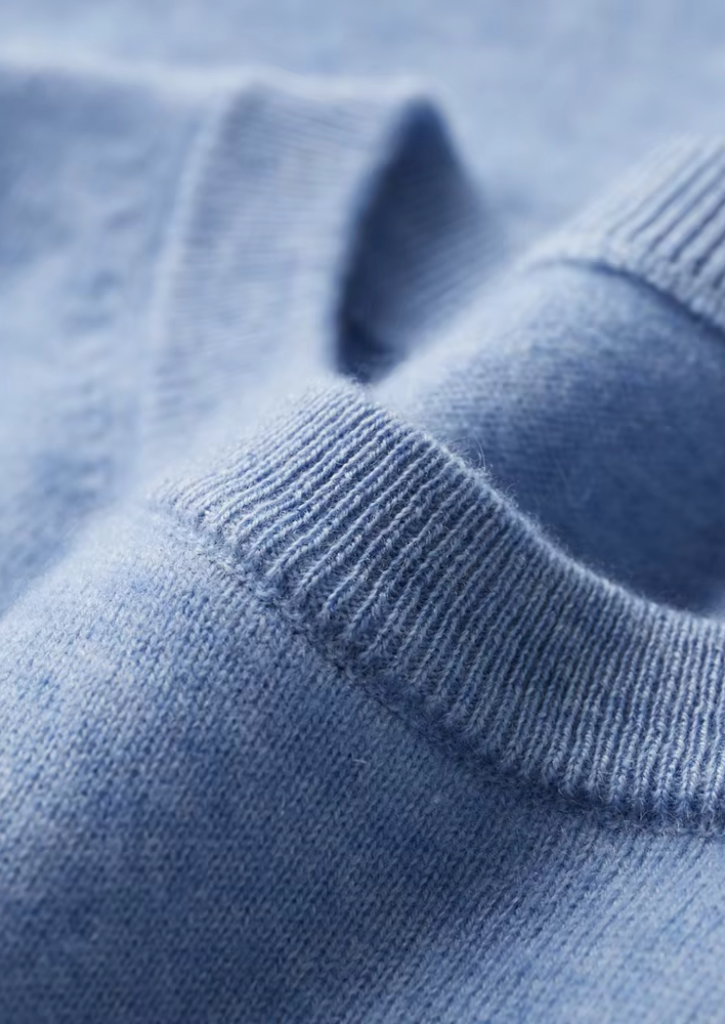 SECRET WEALTH | 100% CASHMERE CLASSIC CREWNECK T-SHIRT