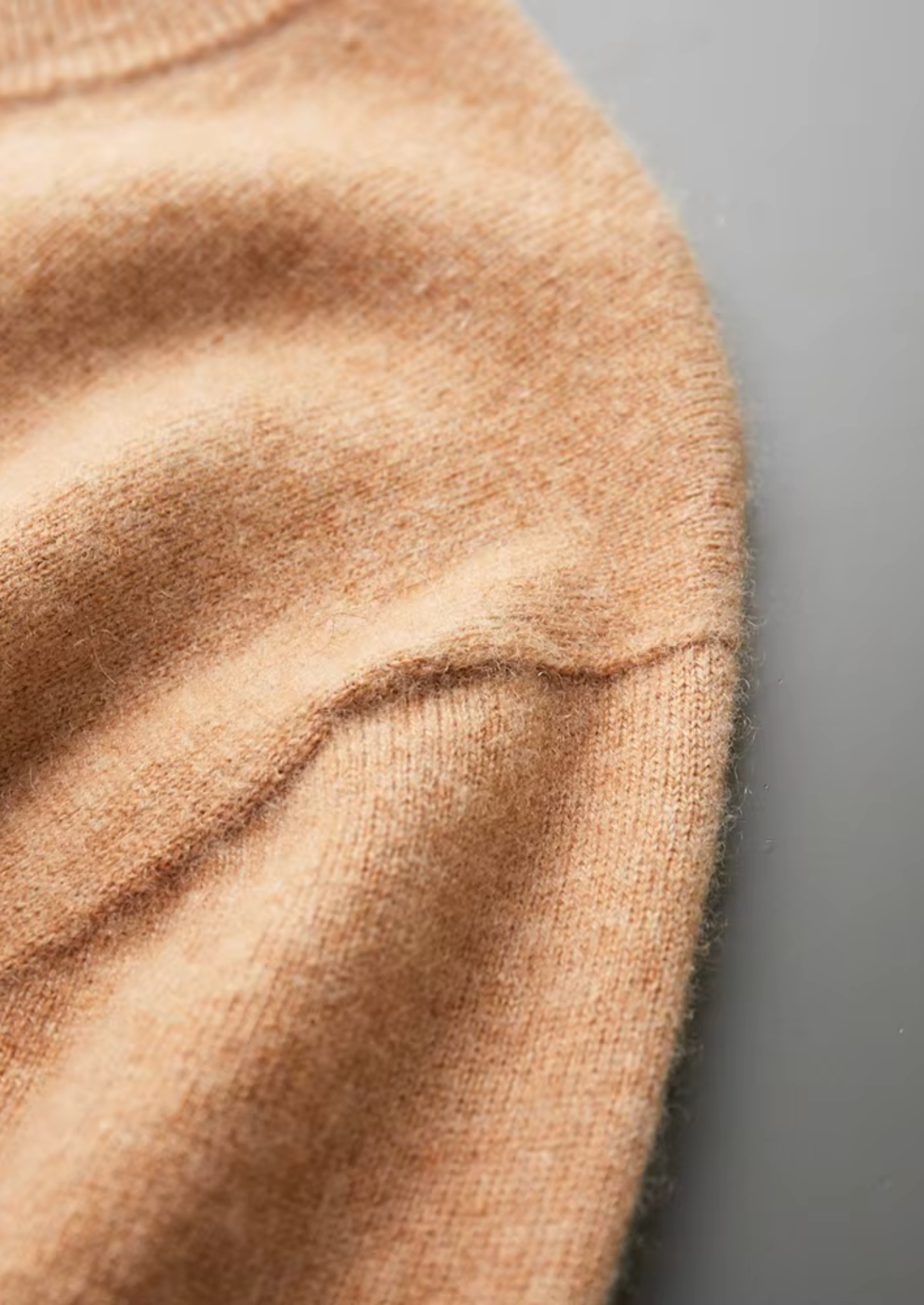 SECRET WEALTH | 100% CASHMERE CLASSIC CREWNECK T-SHIRT