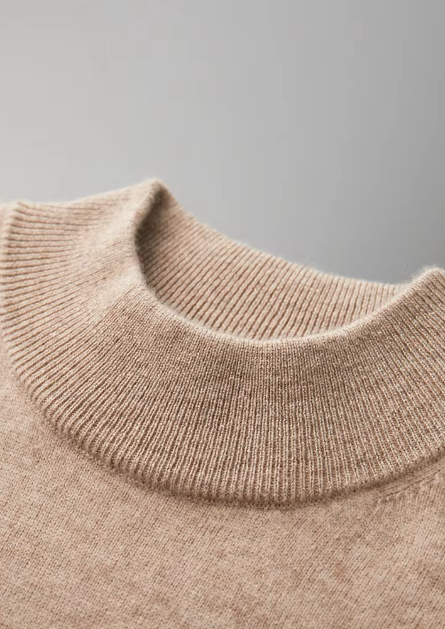 SECRET WEALTH | 100% CASHMERE MOCK NECK T-SHIRT